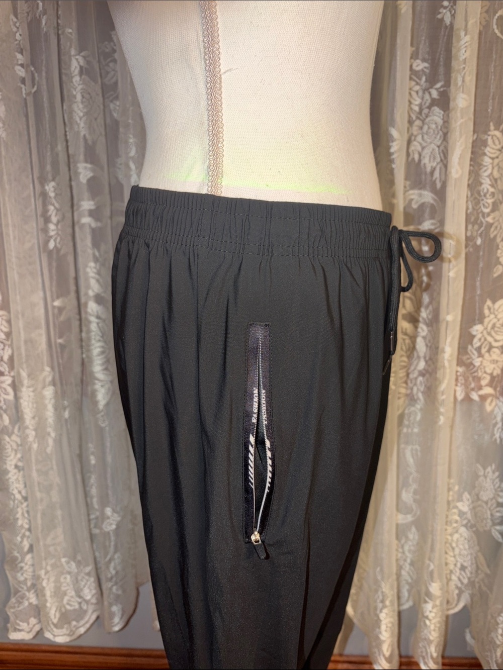 Womens Drawstring Capris - Picture 4 of 7